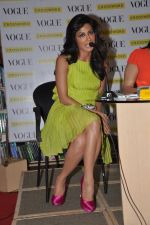 Chitrangada Singh unveils Vogue cover issue in Mumbai on 30th April 2012 (23).JPG